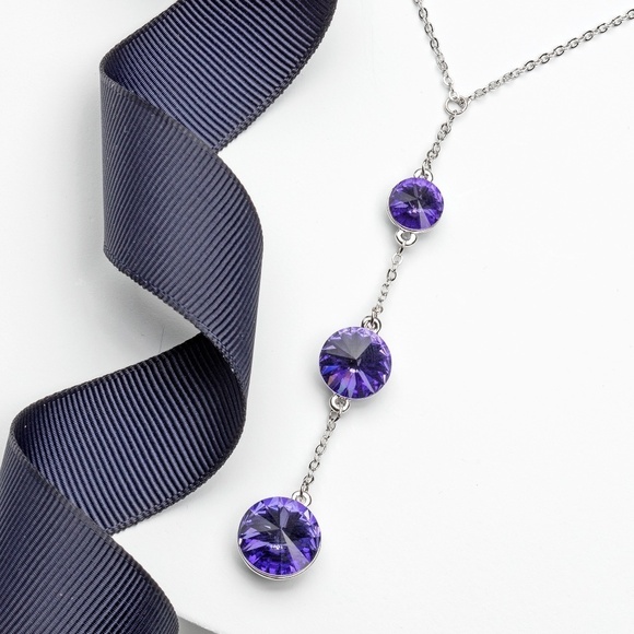 Jewelry - Graduated Necklace with Swarovski crystals